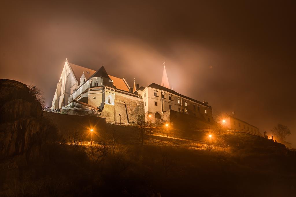 Apartman Pod Hradem Apartment Znojmo Exterior photo